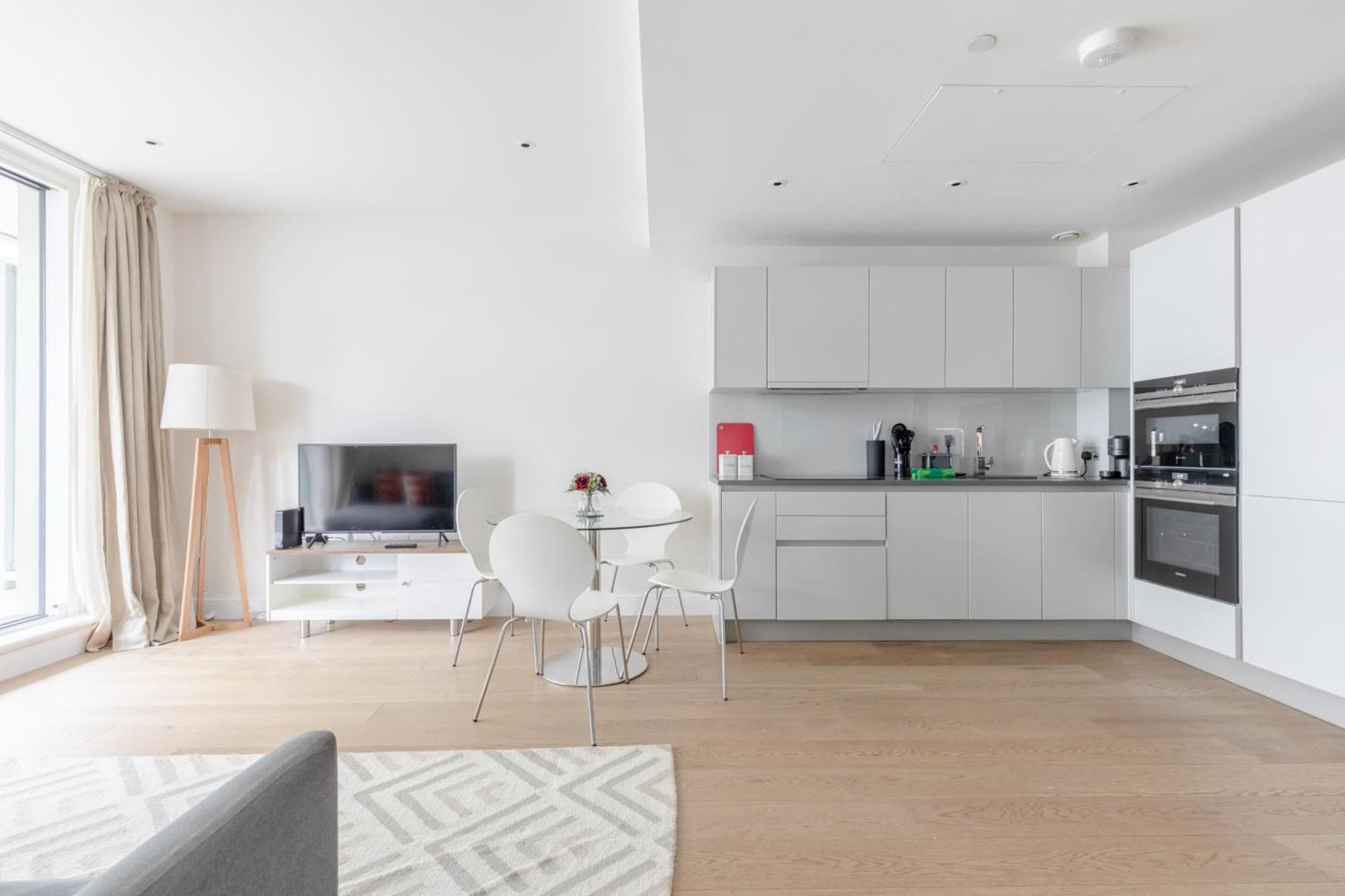 Luxury 2 Bed 2 Bath Close To Chelsea * Londen