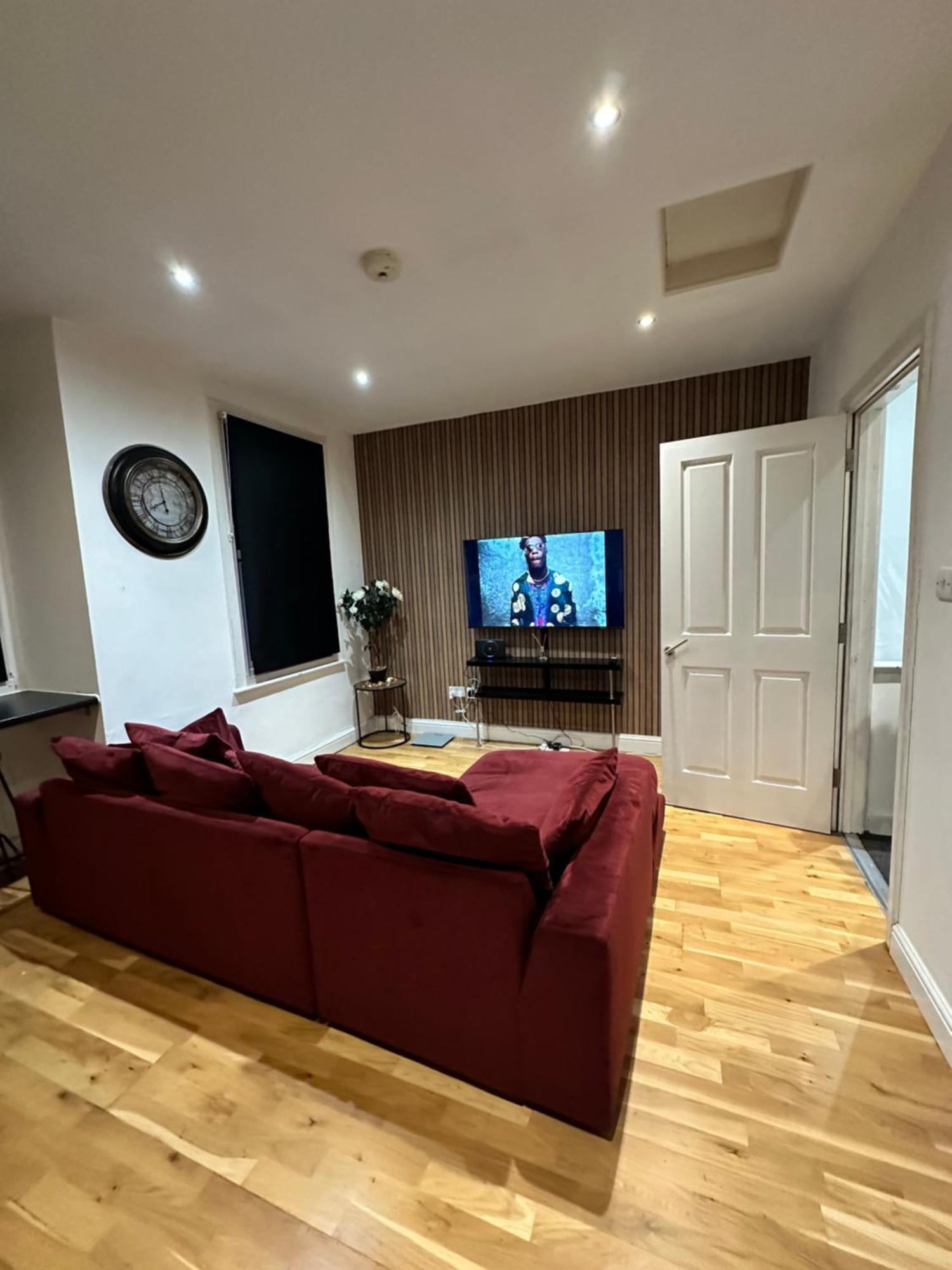 2 Bed Away From Tooting Appartement Londen