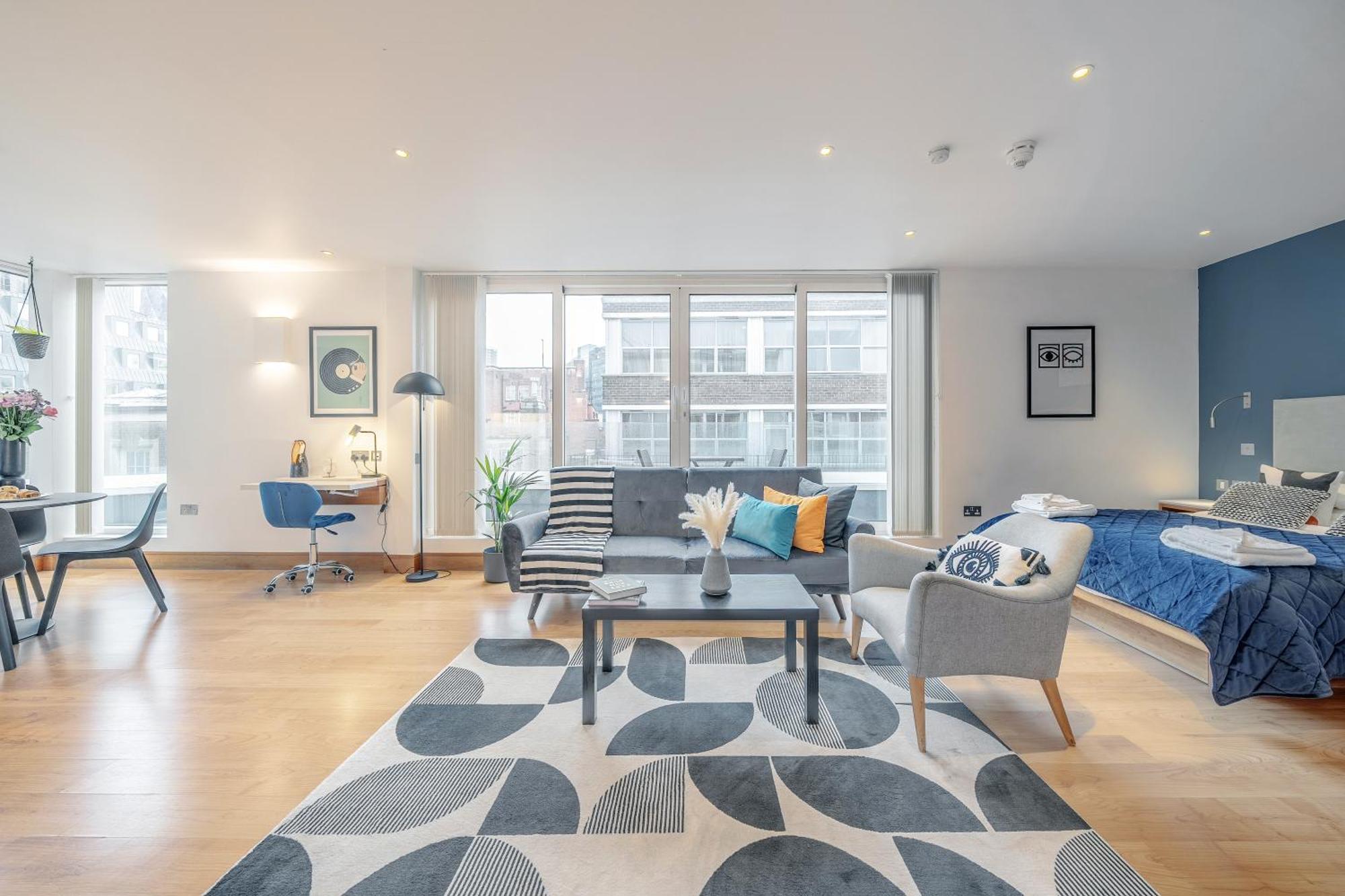 Kula - Tower Hill Apartment *