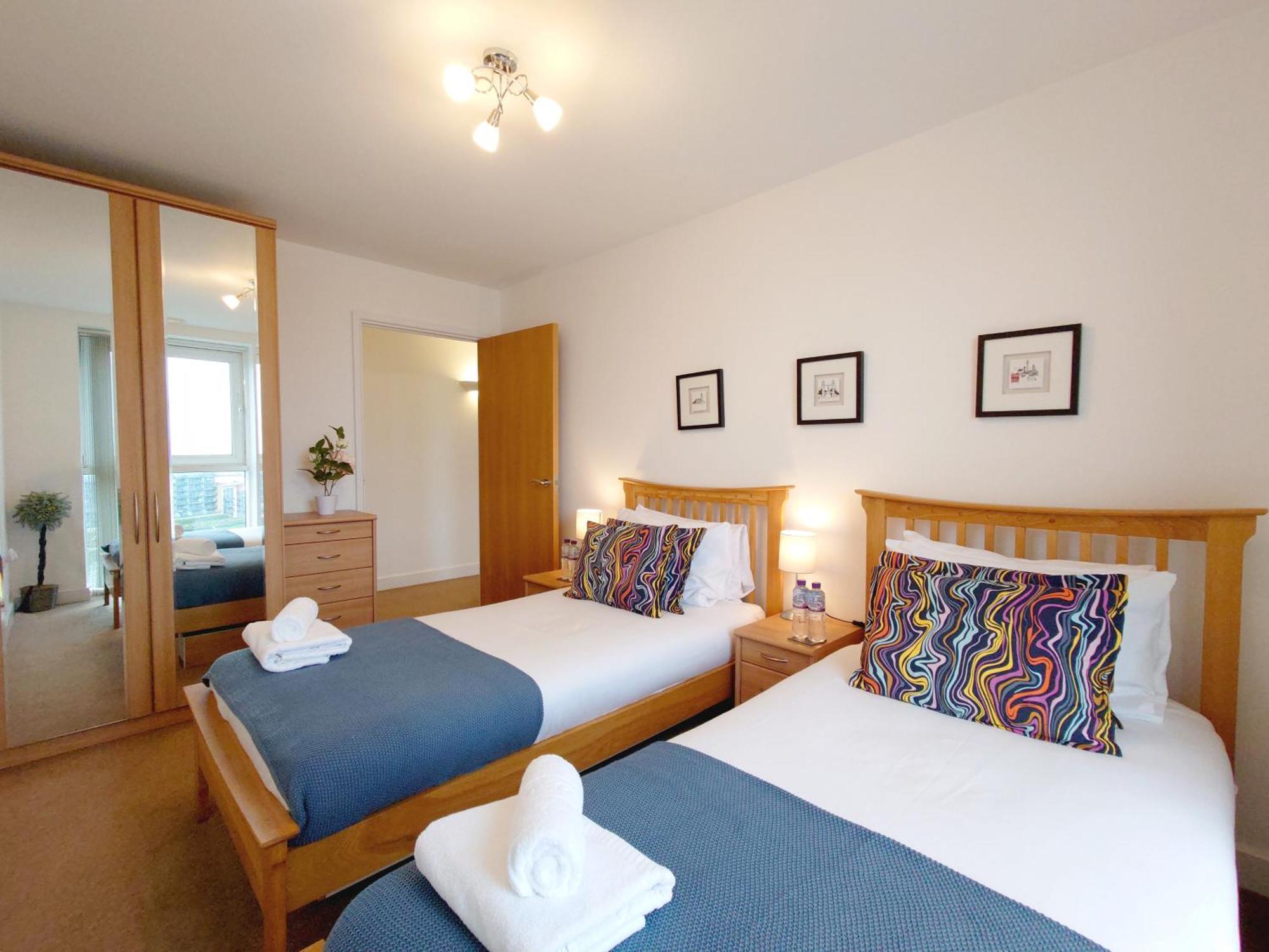 Apartment Excel - Three Bed Serviced London