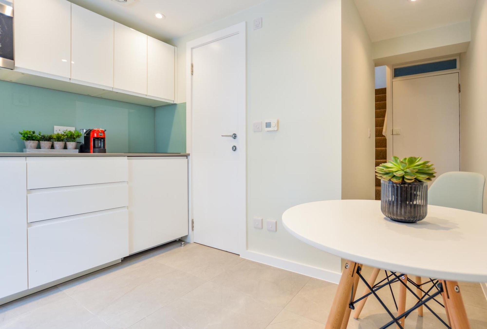 Apartment Split Level At West Hampstead By Concept *