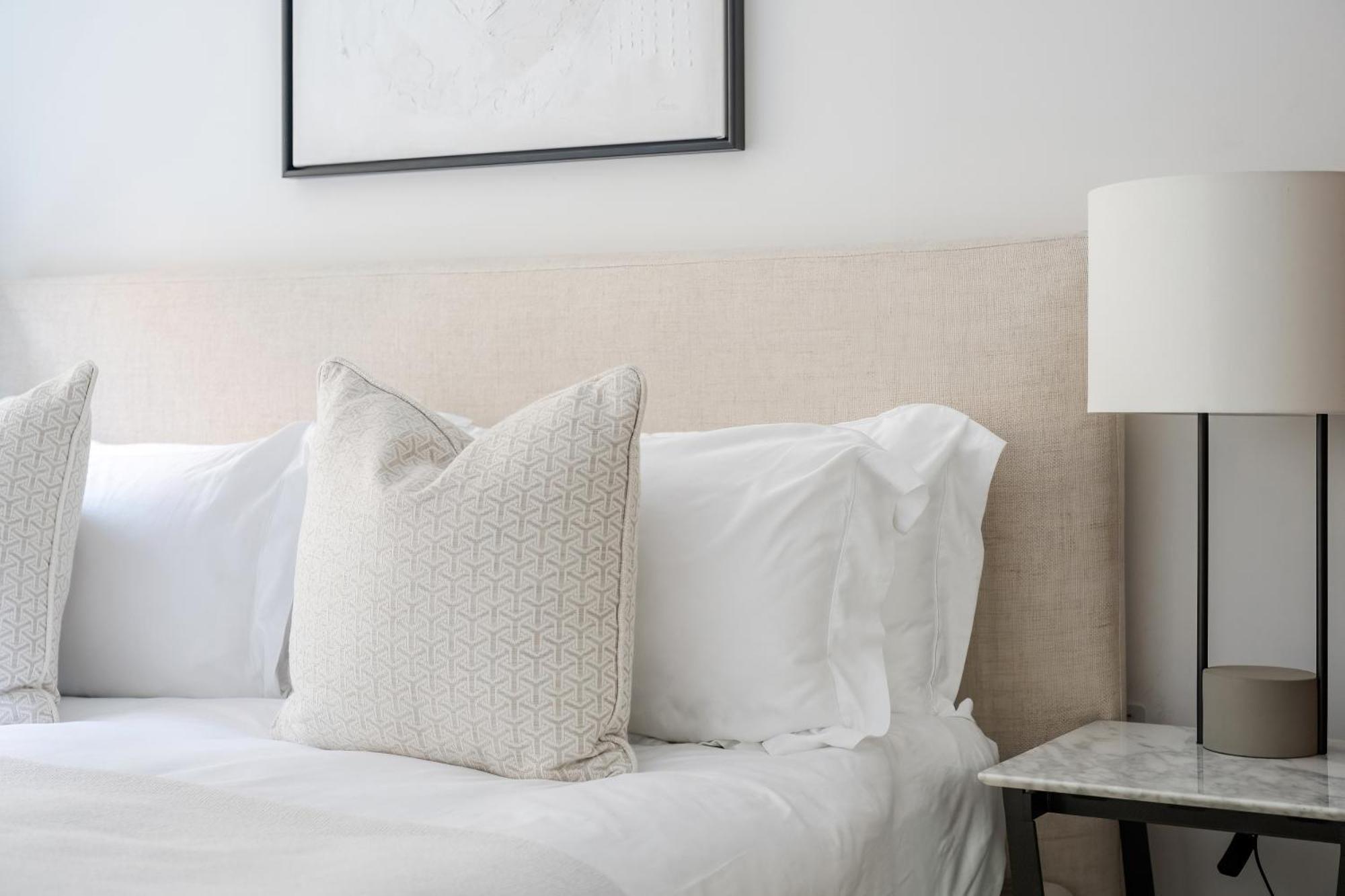 Luxury Mayfair Townhouse With Ac 3br 3ba London