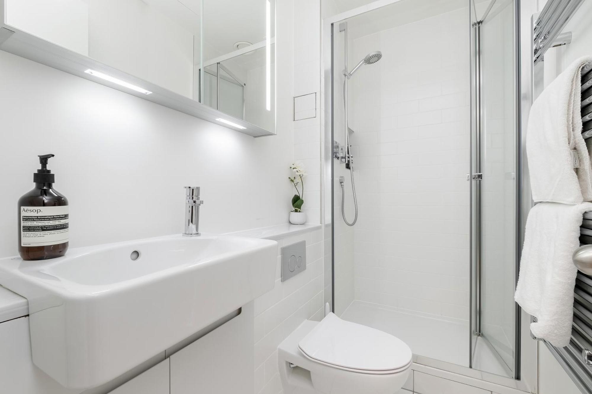 Luxury Mayfair Townhouse With Ac 3br 3ba London