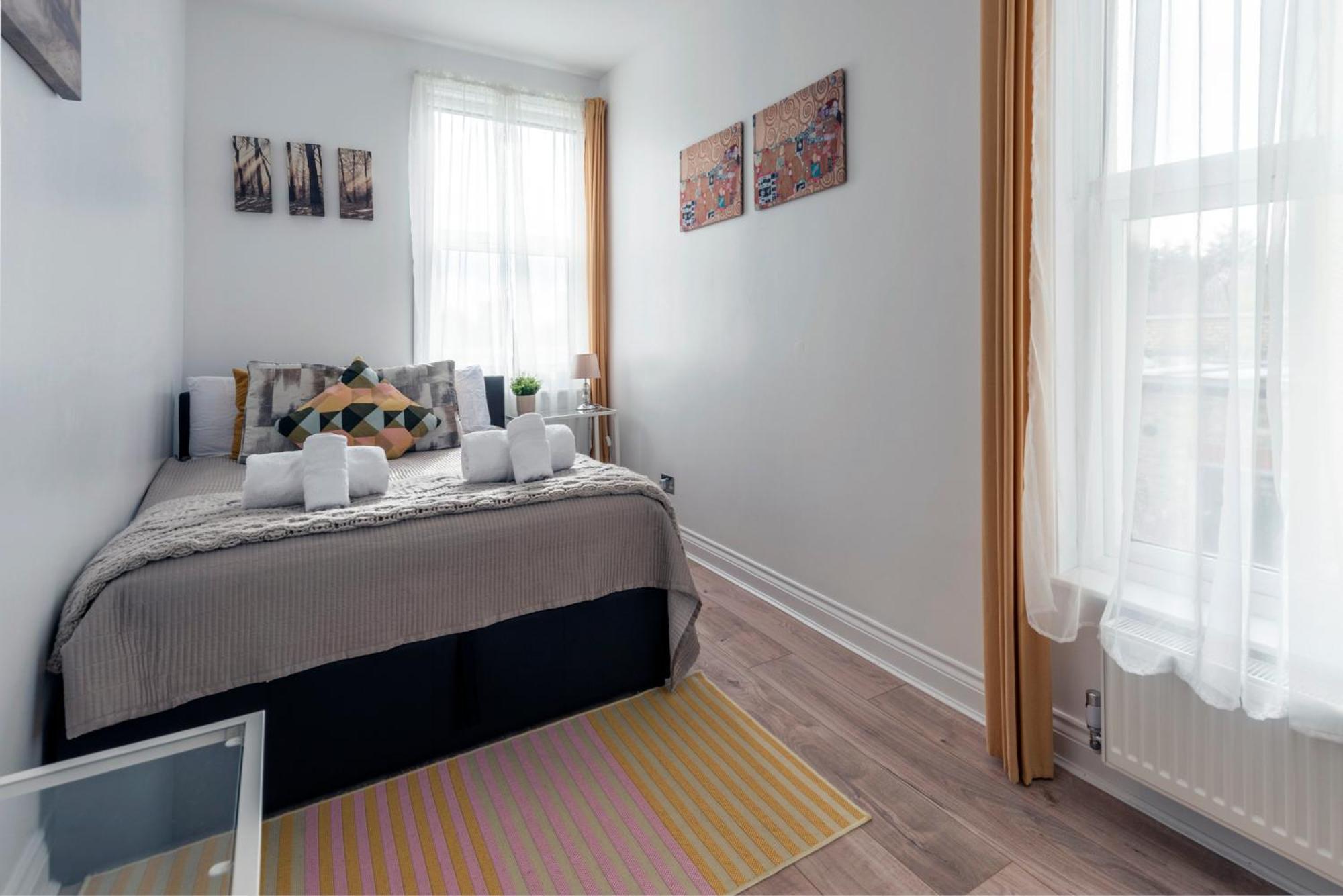 Woodside Gardens Luxury Near Alexandra Palace, Tottenham Stadium & Drumsheds * Londen