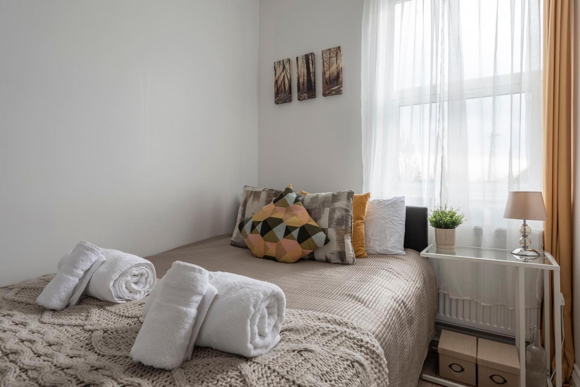 Woodside Gardens Luxury Near Alexandra Palace, Tottenham Stadium & Drumsheds Londen