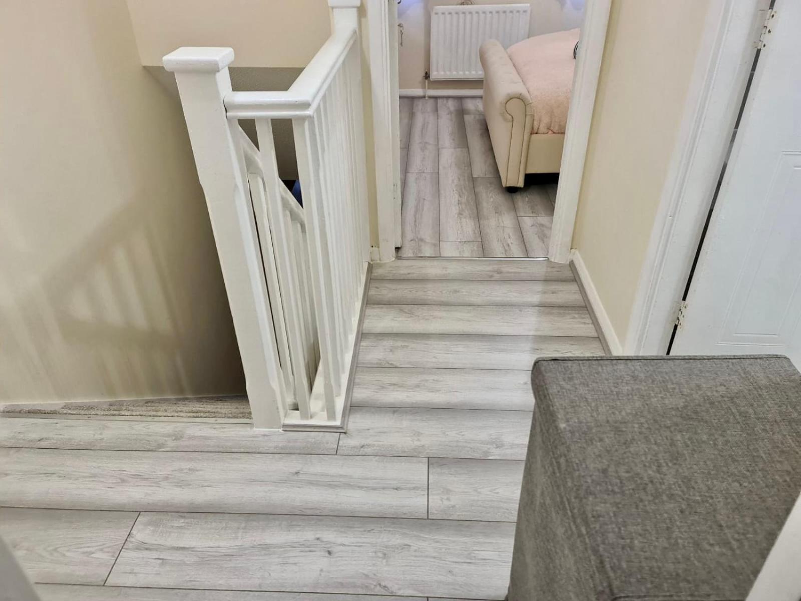 Vakantiehuis - Sleeps 4 - Parking - Garden - Petfriendly Londen