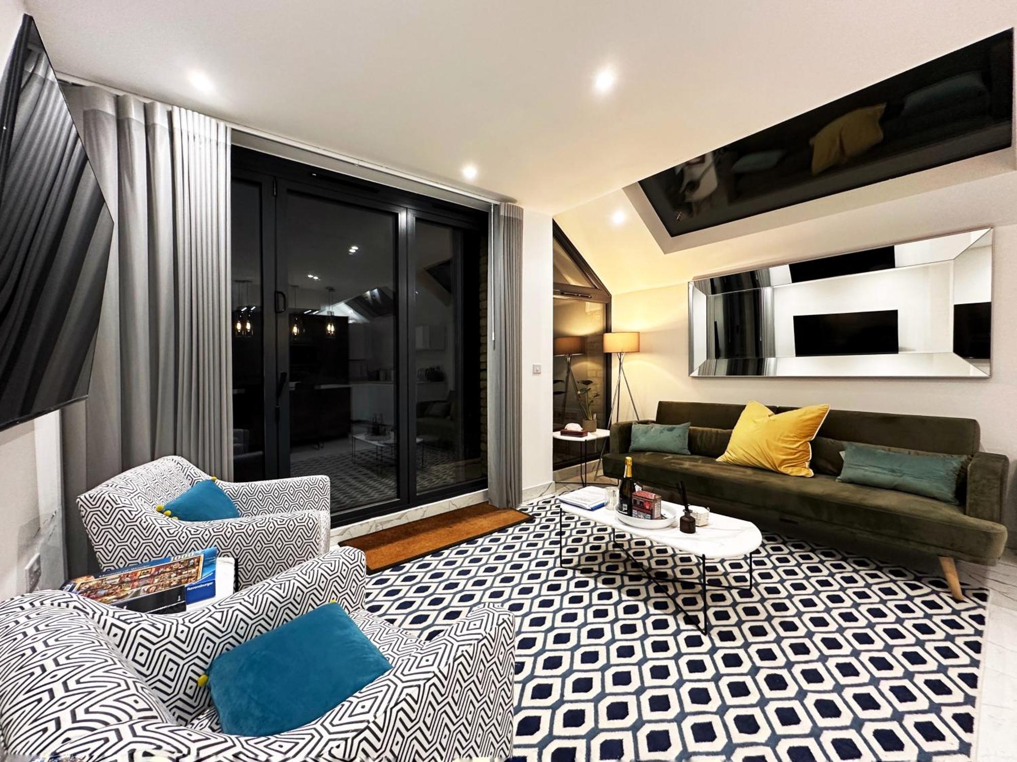 Nancy's Place In Notting Hill - 2 Double Beds, Ideal For Families Apartment *