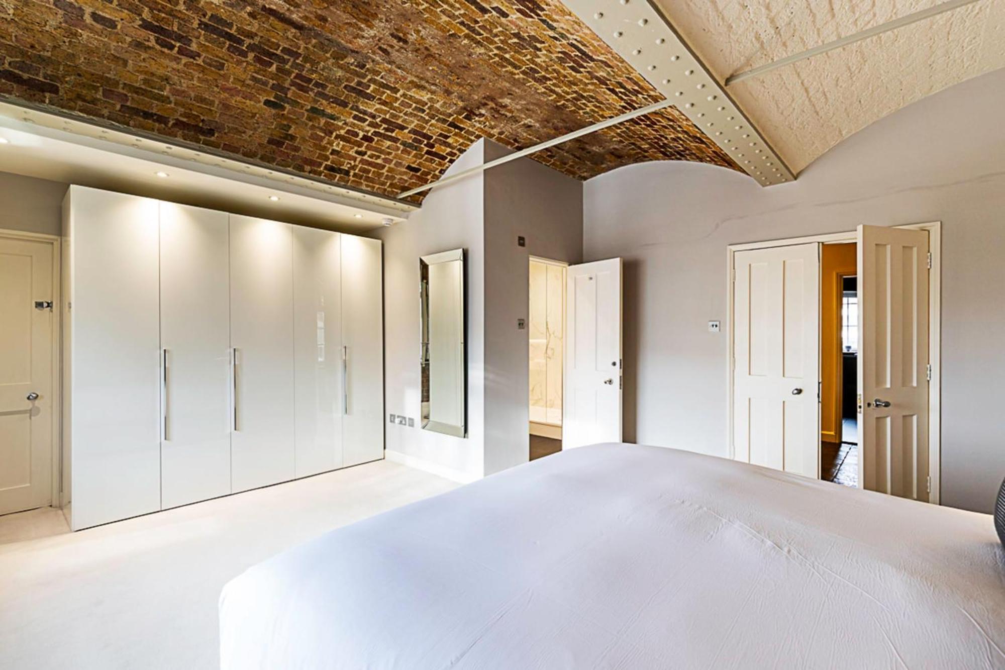 Apartment Charming In St Katharine Docks London