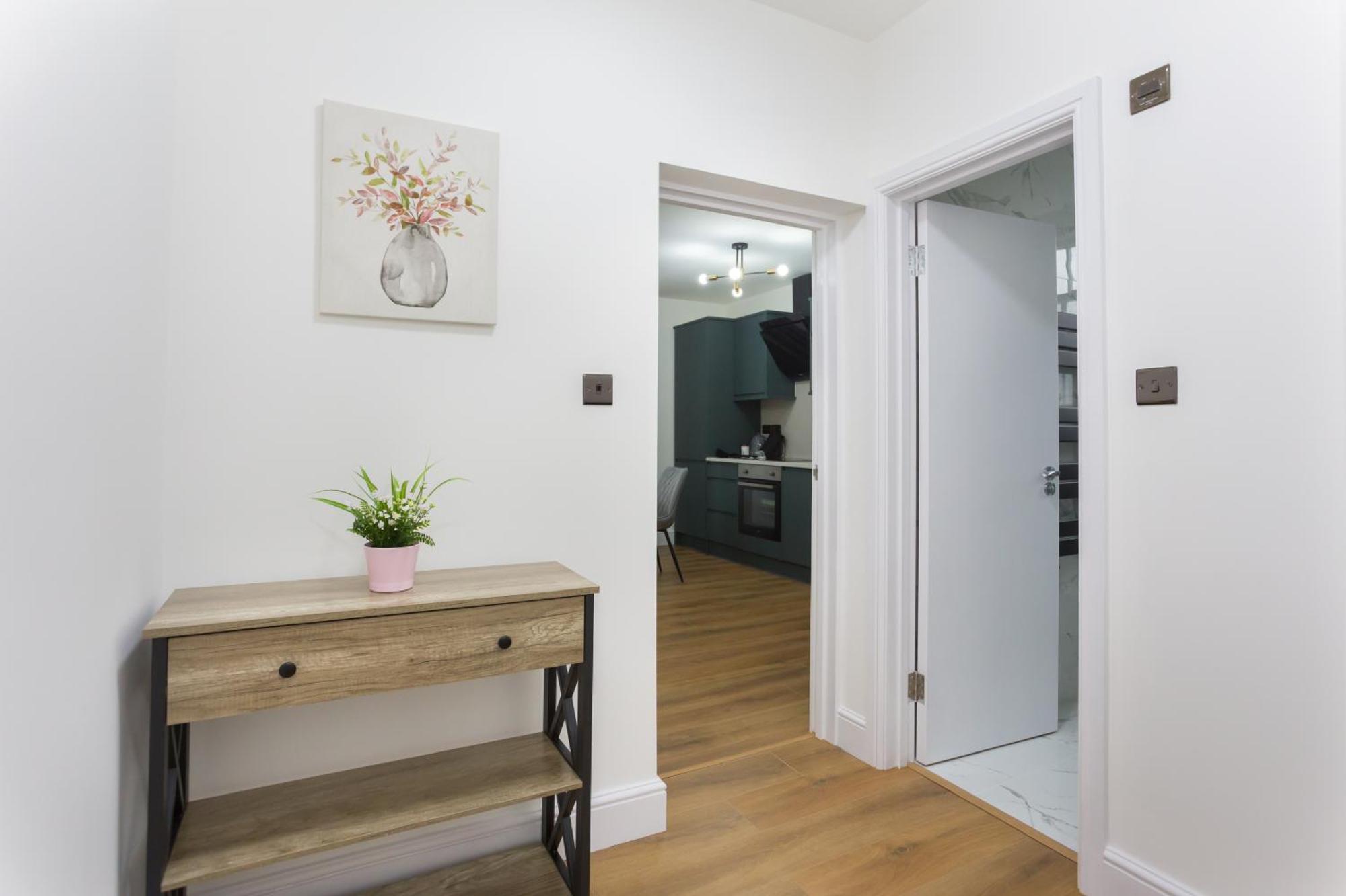 Centre One Bedroom Next To Station, Newly Renovated Apartamento *