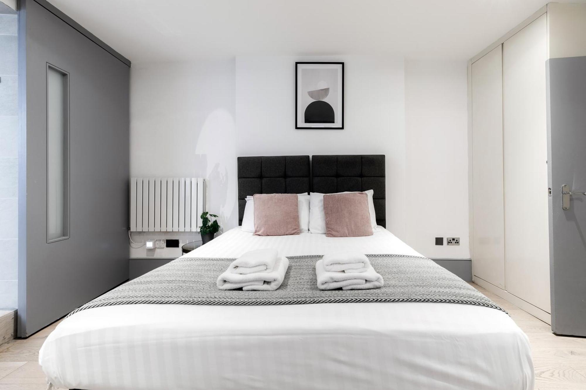 Prime Gloucester Road Apartment London