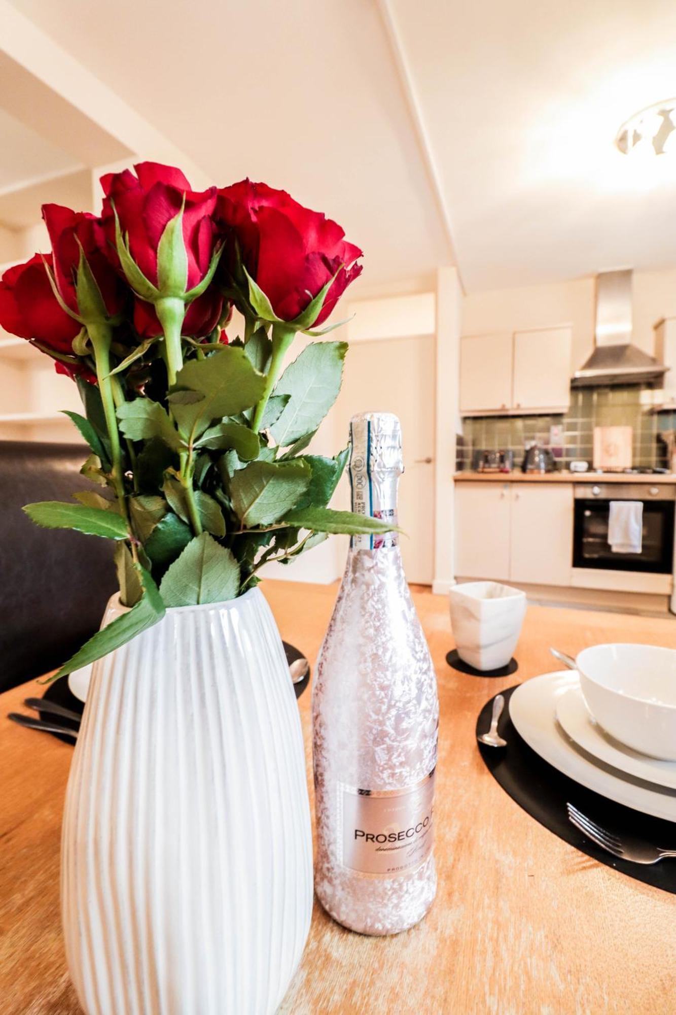 Gorgeous 2-Bedroom London Apartment Appartement Londen