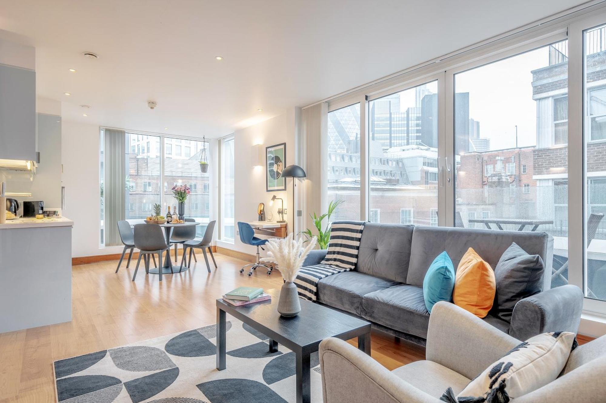 Kula - Tower Hill Apartment London