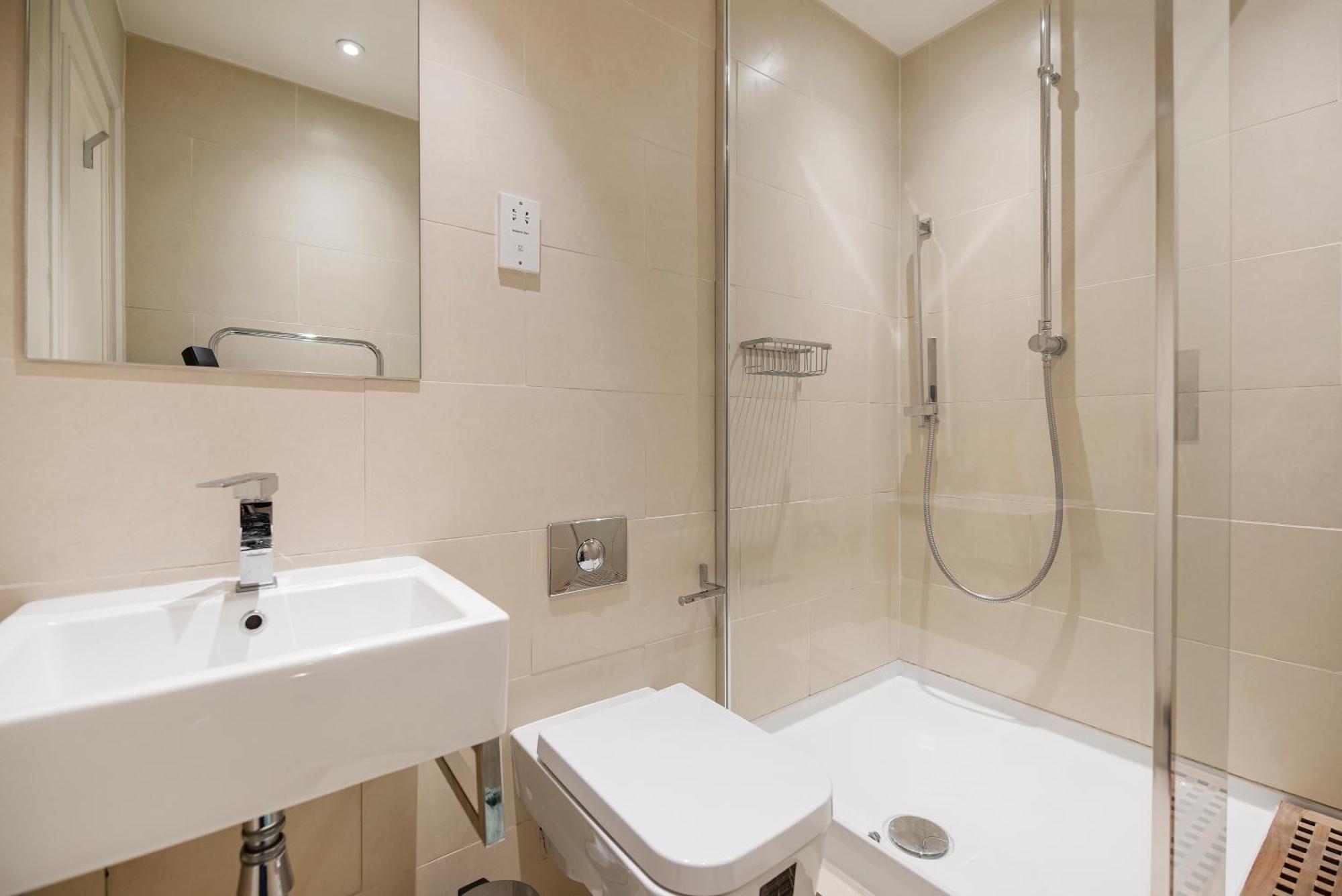 2 Bed Maissonette Londres
