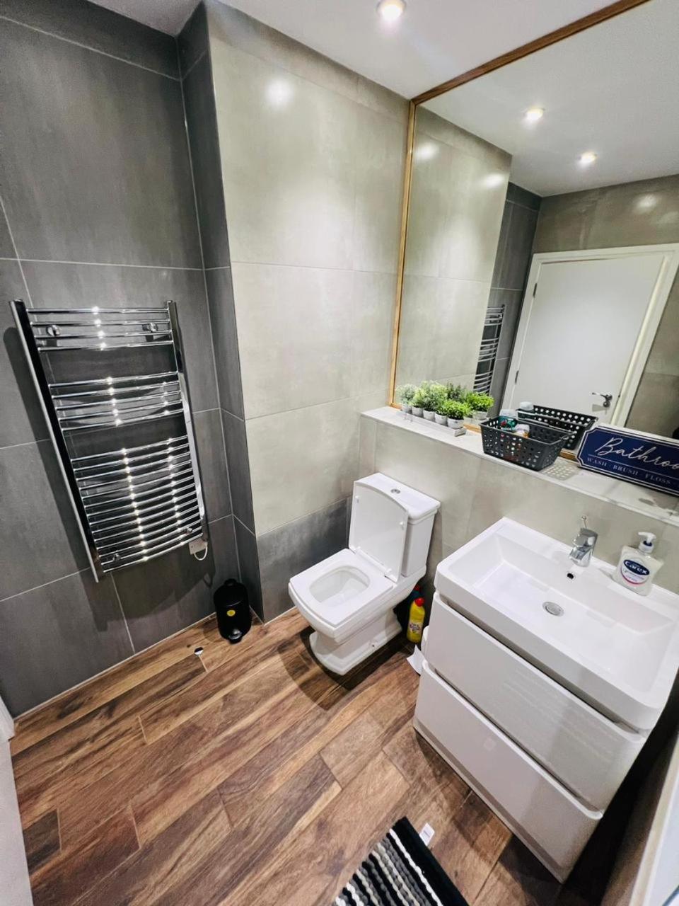 Luxury Near Centre, Near Train Station, E1 Appartement *