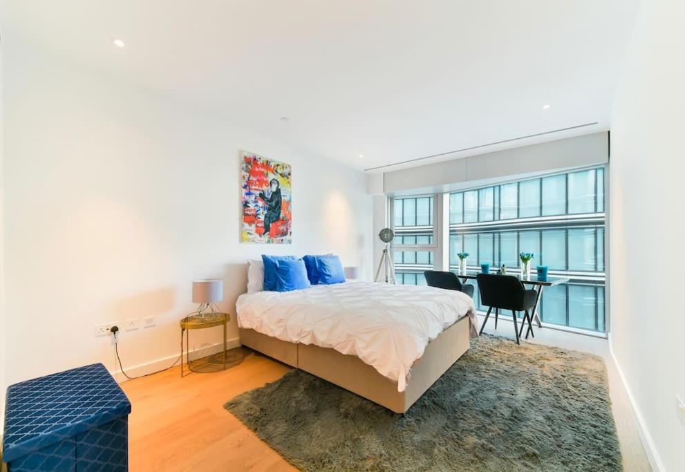Luxury 3 Bedroom Battersea Power Apartment