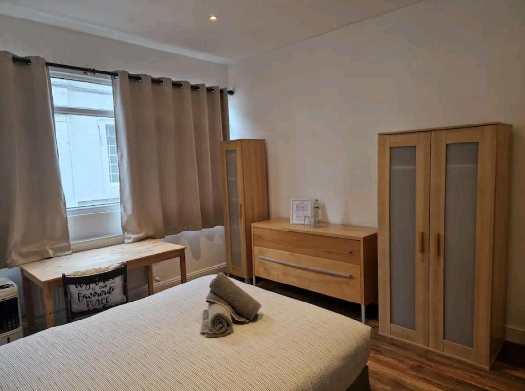 Habitación en casa particular Affordable In Shared Flat, Bridge *
