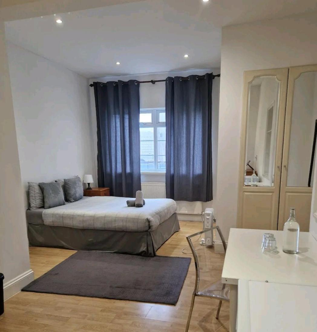 Habitación en casa particular Affordable In Shared Flat, Bridge Londres