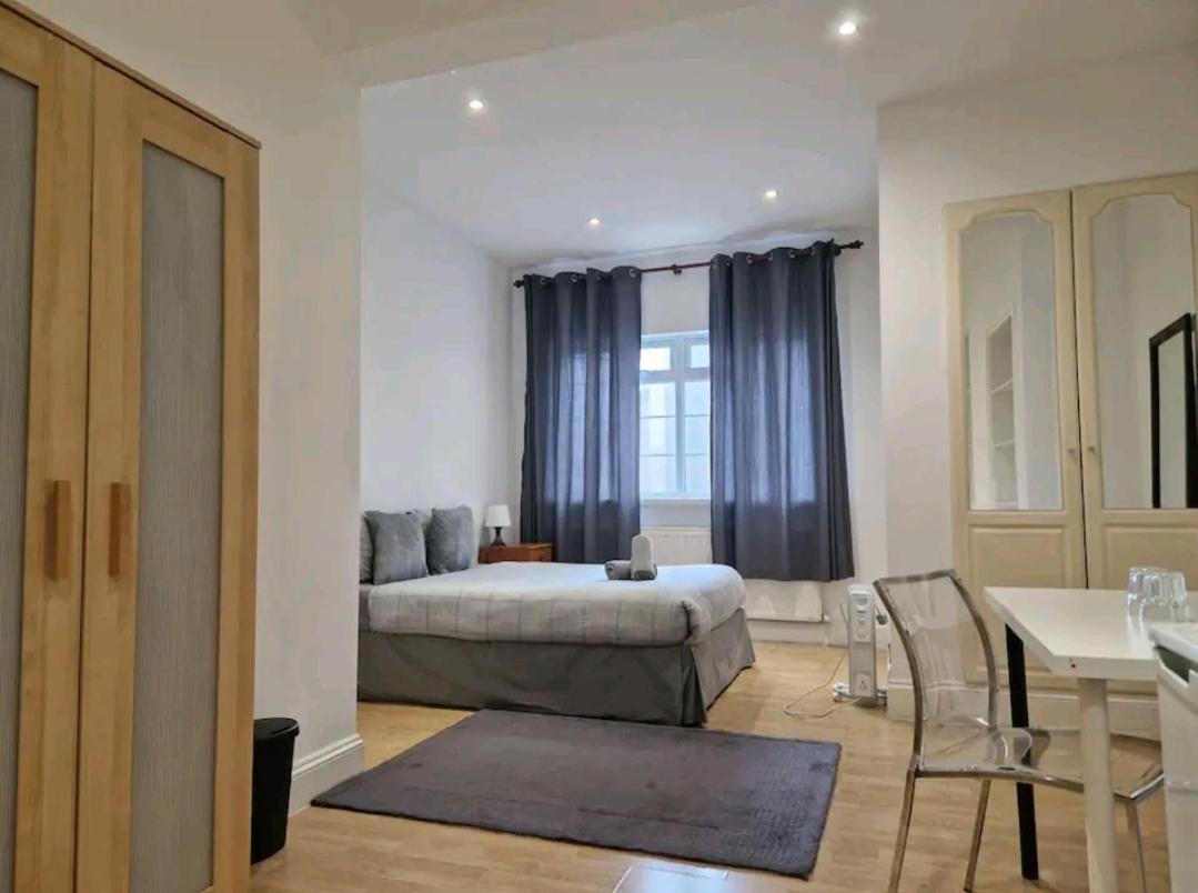 Habitación en casa particular Affordable In Shared Flat, Bridge *