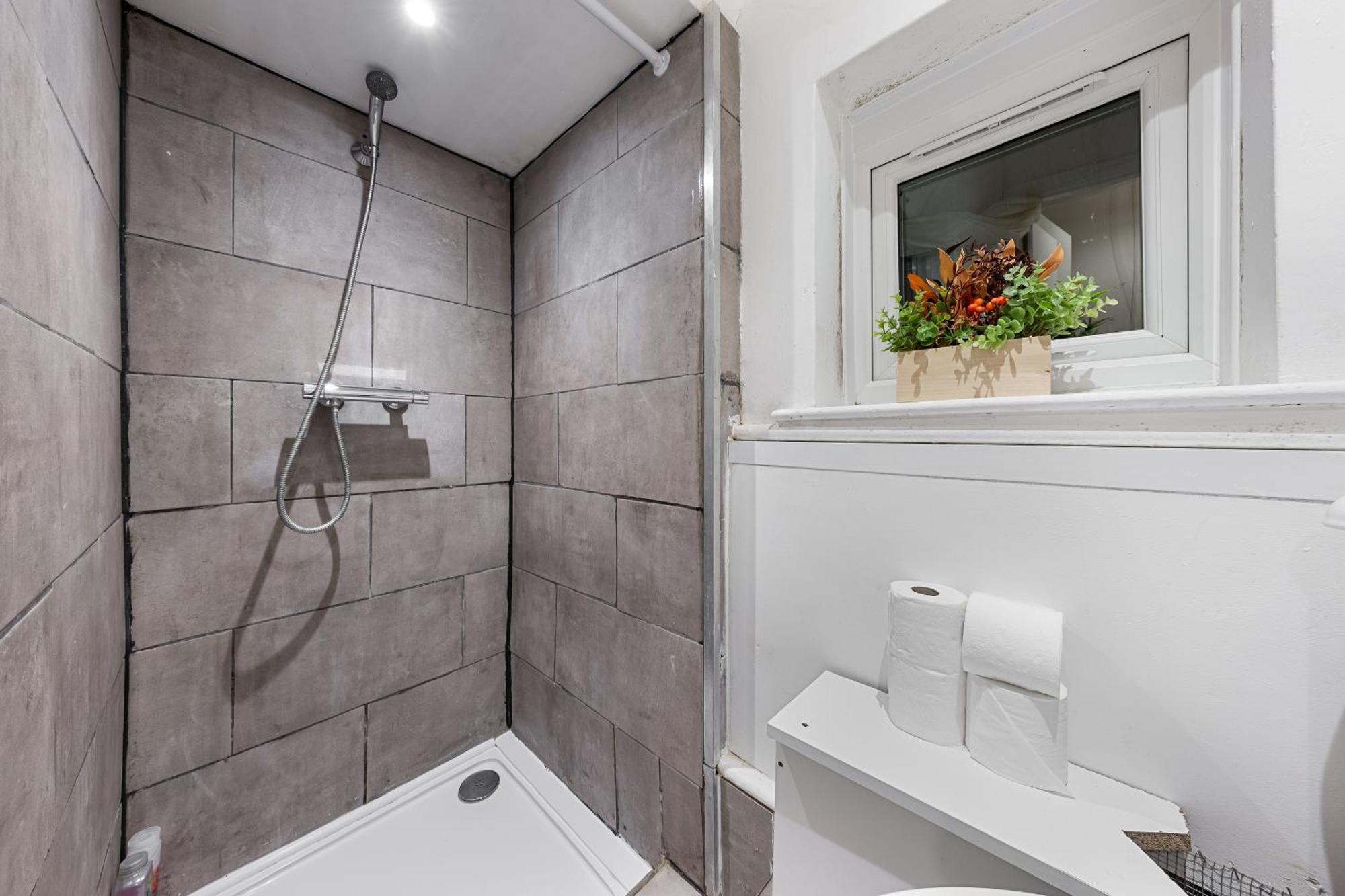 Holiday Near Kings Cross Sleep 12 Sp7 Apartment London