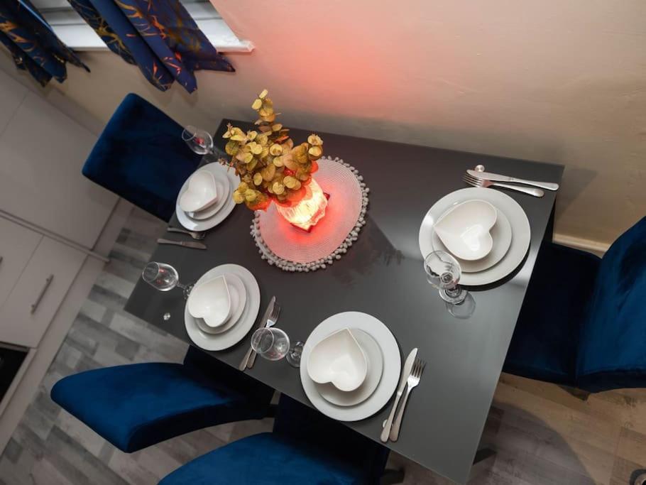 1 Bedroom-sofabed-worktable-4-wifi-parking Londen