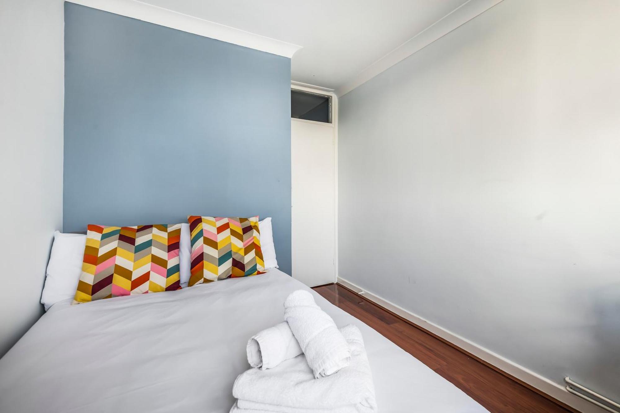 Two Stunning Bedrooms & Private Balcony & River View Habitación en casa particular Londres