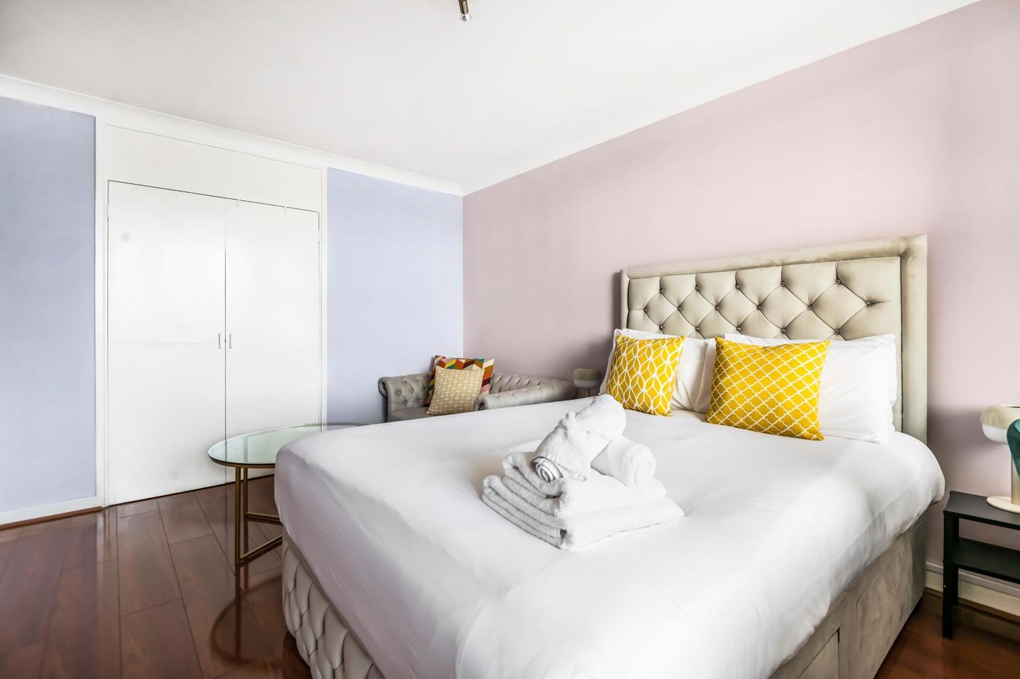 Two Stunning Bedrooms & Private Balcony & River View Habitación en casa particular *