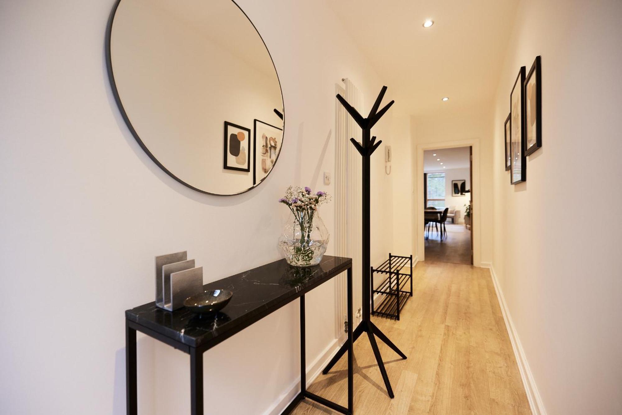 The Putney Escape - Trendy 2bdr Flat With Terrace + Parking Londen