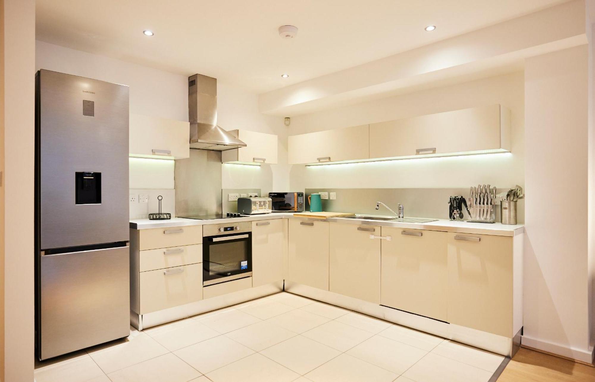 The Putney Escape - Trendy 2bdr Flat With Terrace + Parking Londen