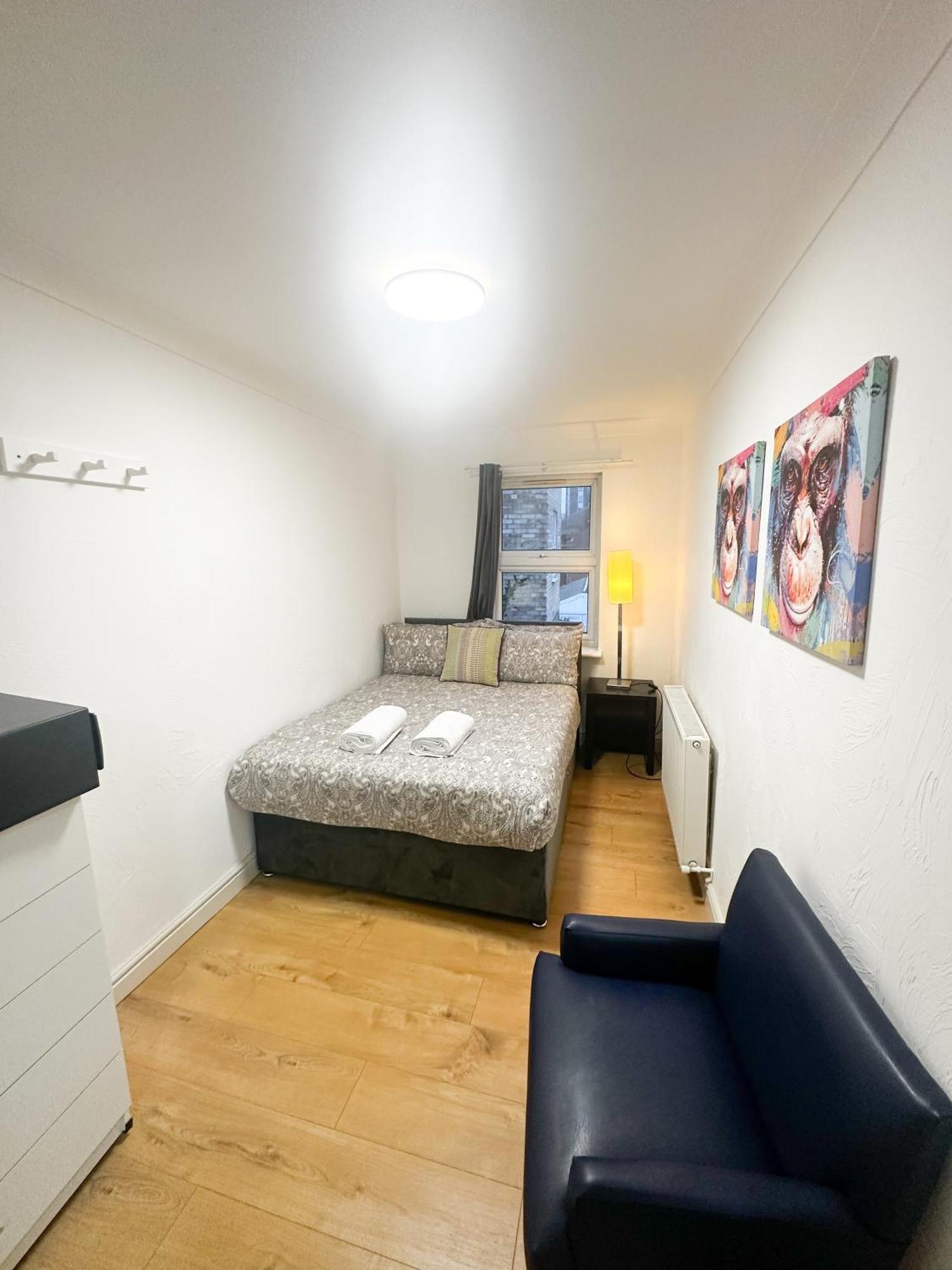 Flat 4, In Aldgate Londen