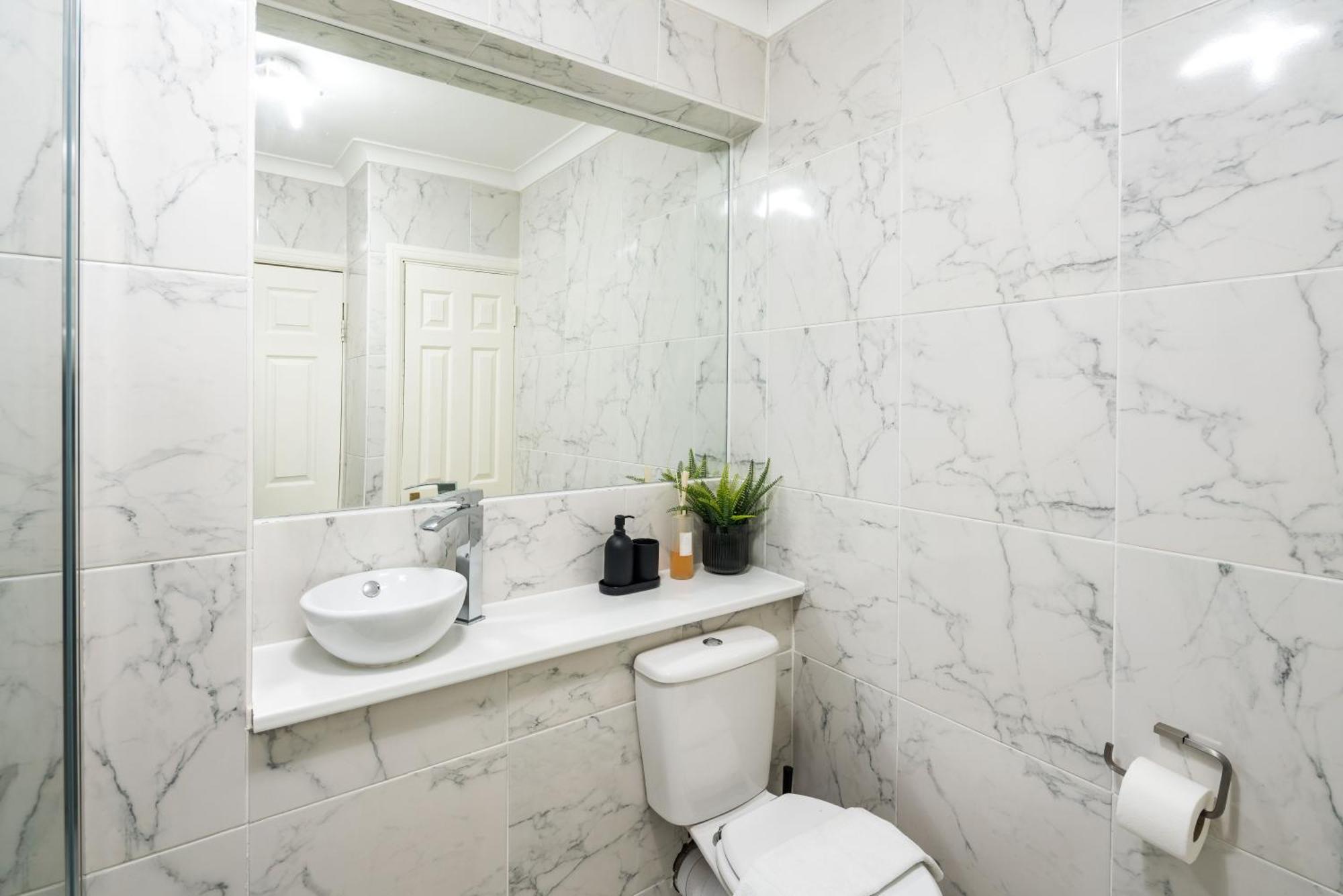 Apartment Charming Spacious 2br Flat Near Station Parking London