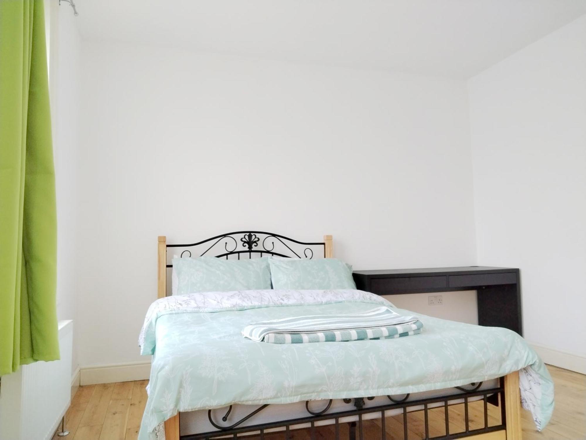Cosy Near Canary Wharf & The O2 Guest house *