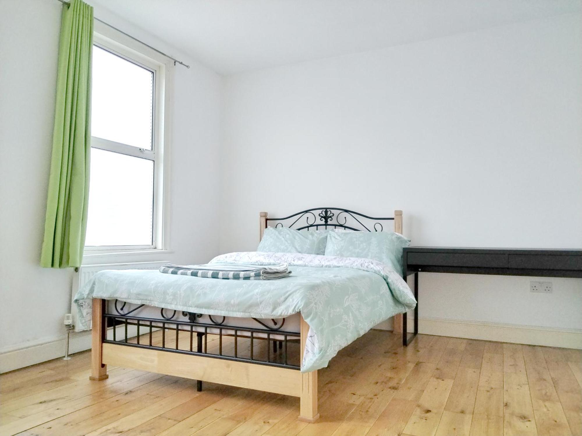 Cosy Near Canary Wharf & The O2 Guest house *