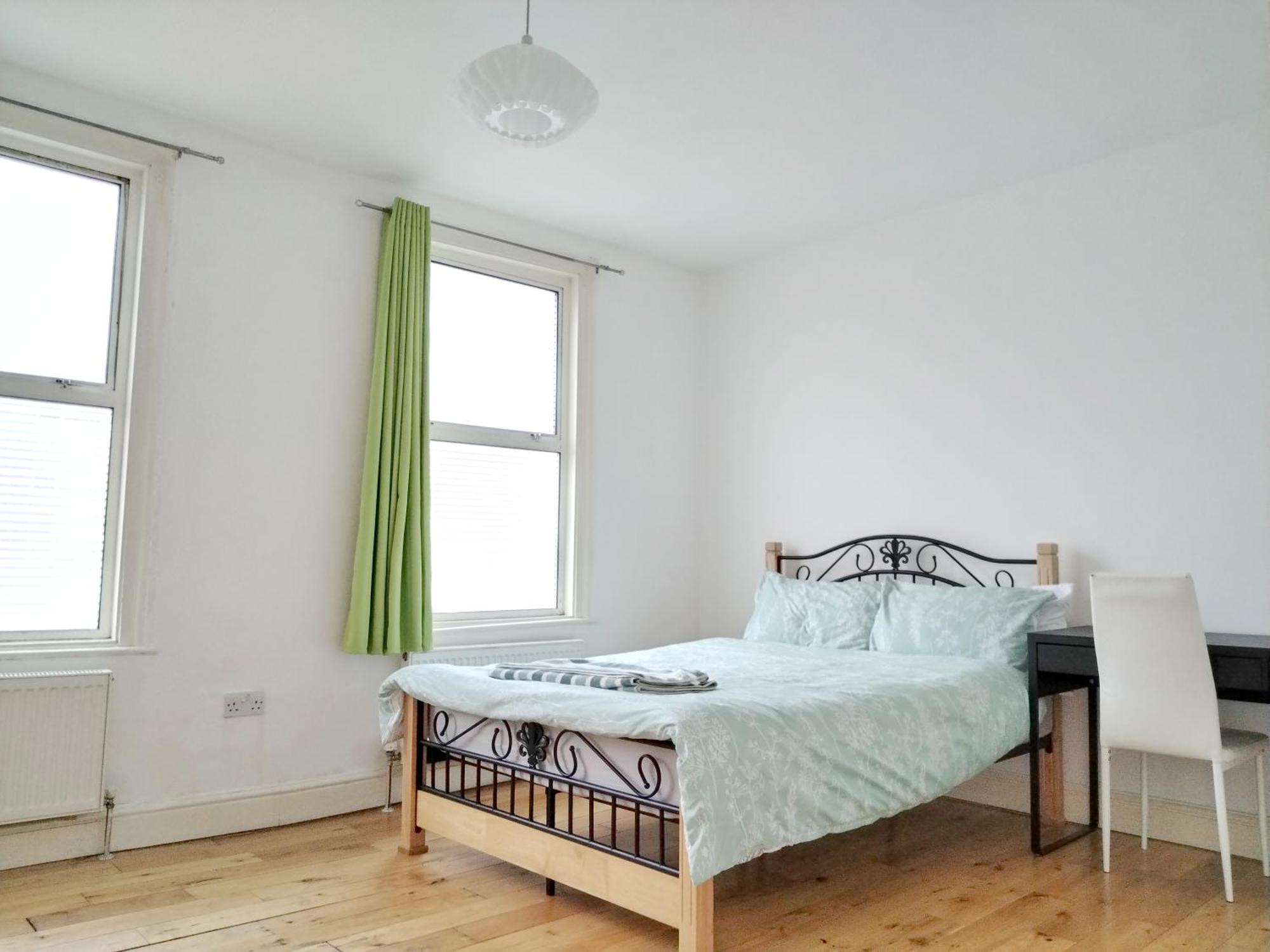 Cosy Near Canary Wharf & The O2 Guest house *