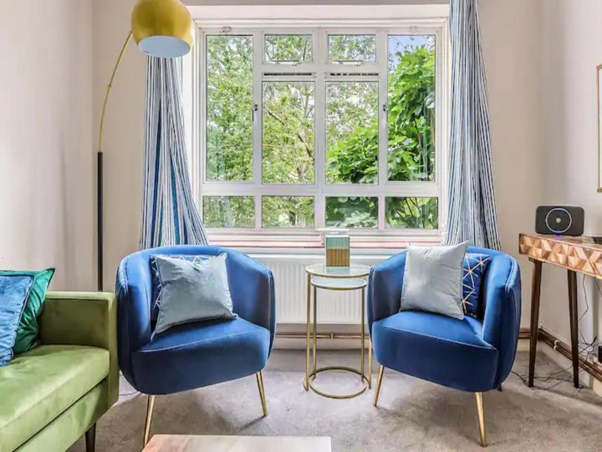 Pass The Keys - Modern Trendy Battersea Londen