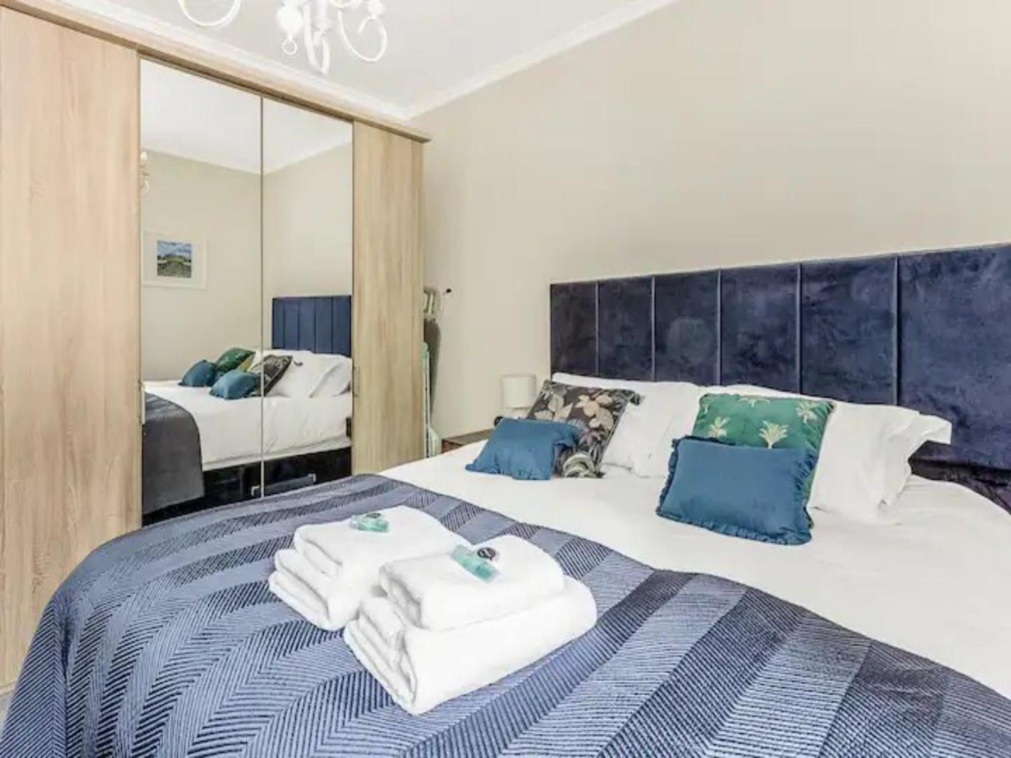 Appartement Pass The Keys - Modern Trendy Battersea Londen