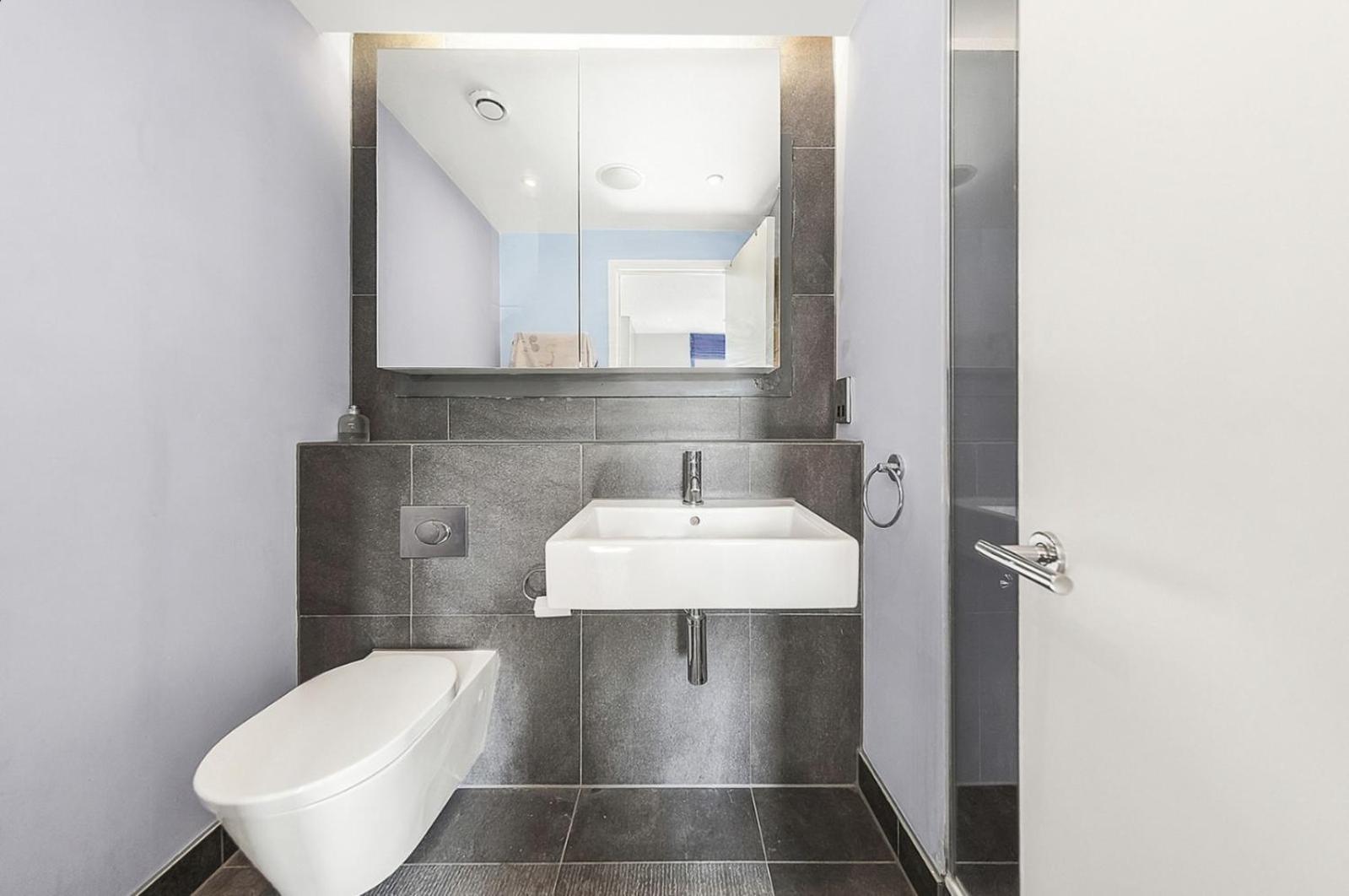 Apartment King Beds Apartment With En-Suite, Private Balcony And Elevator By Iconic Portobello Market