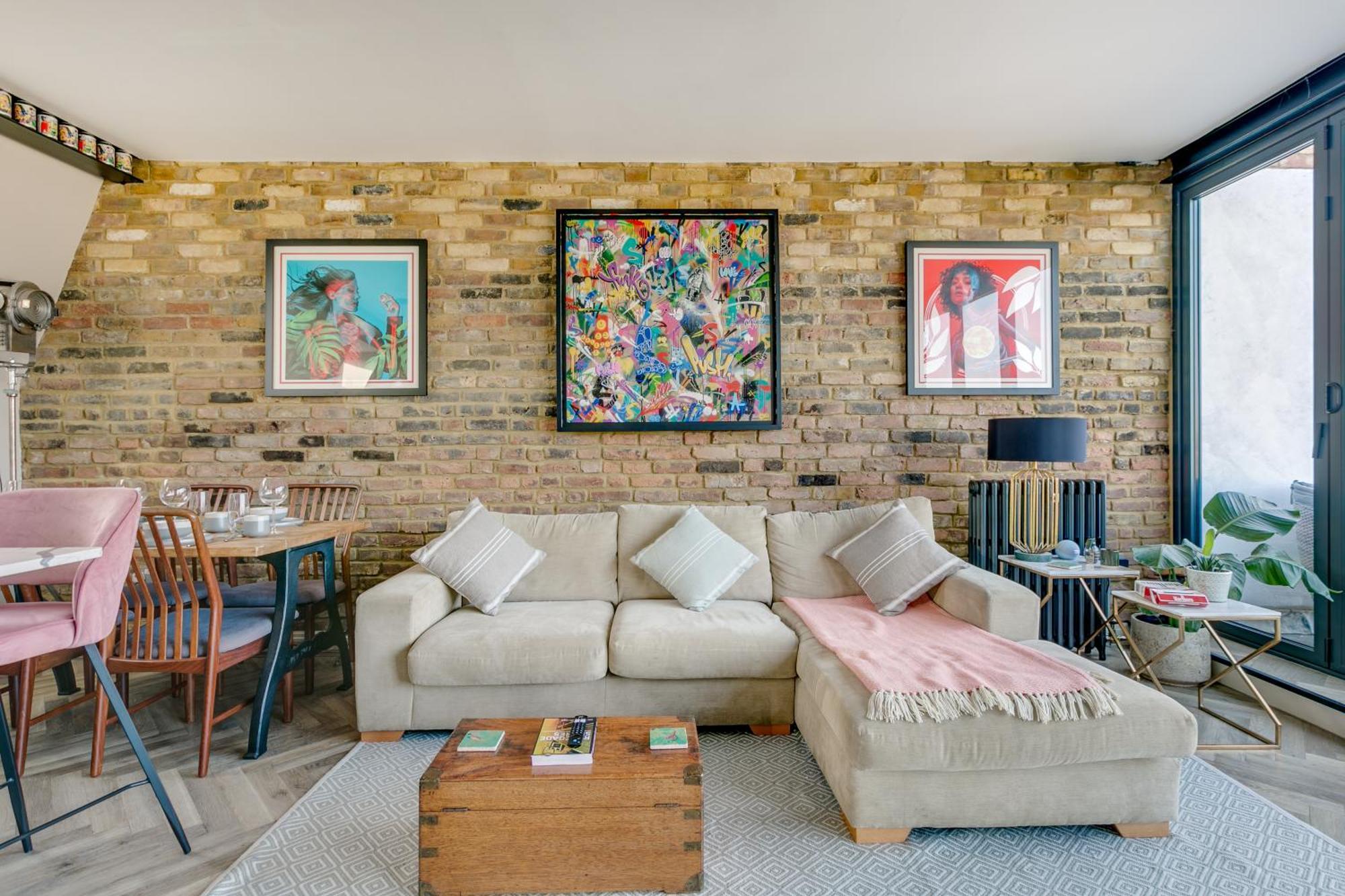 Stylish 2 Bed Flat With Balcony Great Views Nrtube Appartement Londen