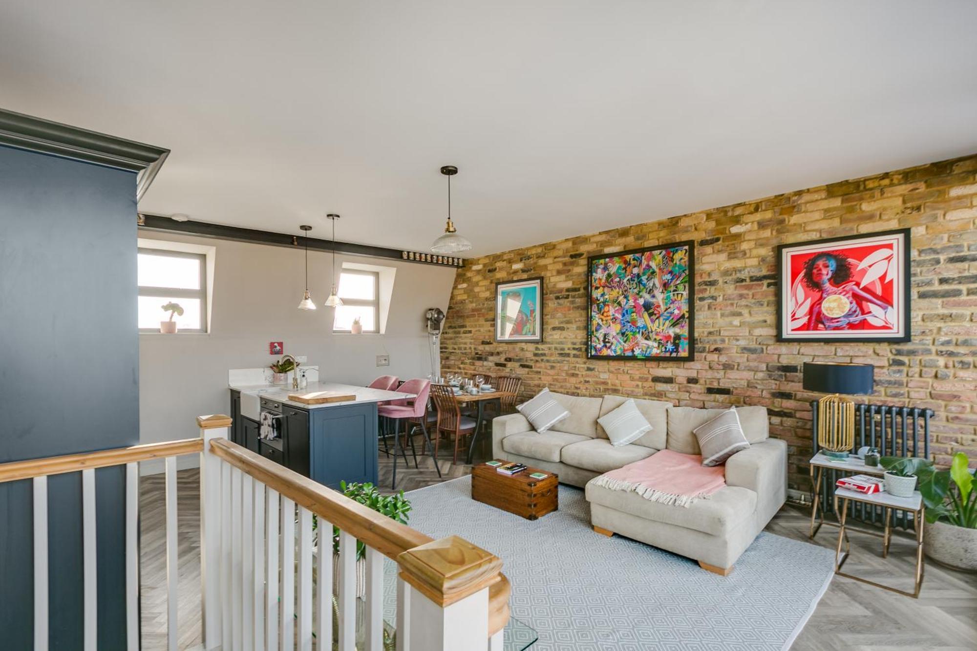 Stylish 2 Bed Flat With Balcony Great Views Nrtube * Londen