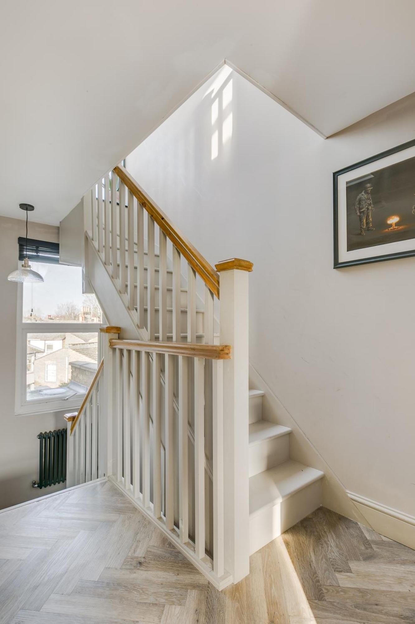 Appartement Stylish 2 Bed Flat With Balcony Great Views Nrtube Londen