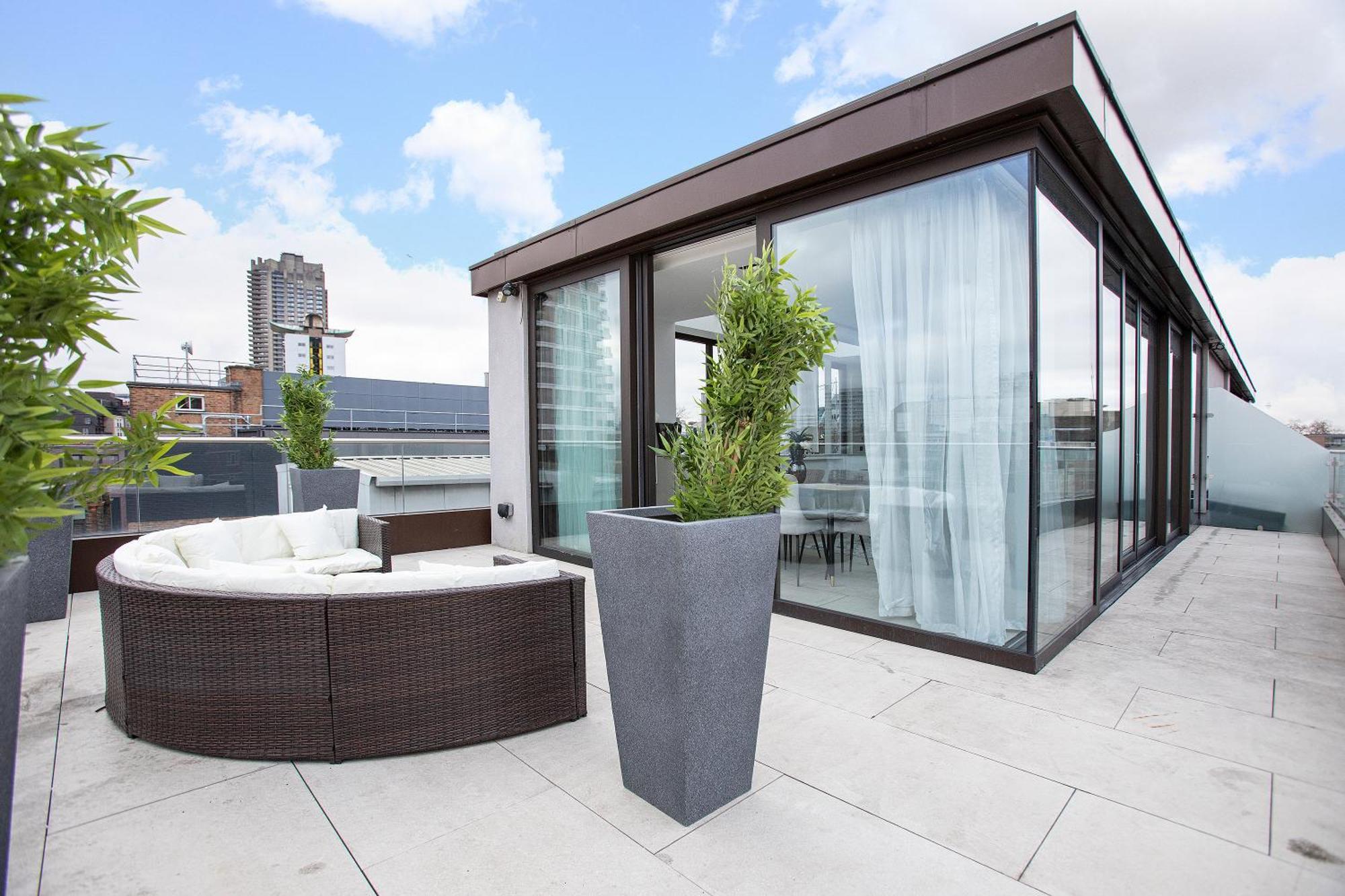 Stunning 3 Bedroom Penthouse Private Terrace Ac London