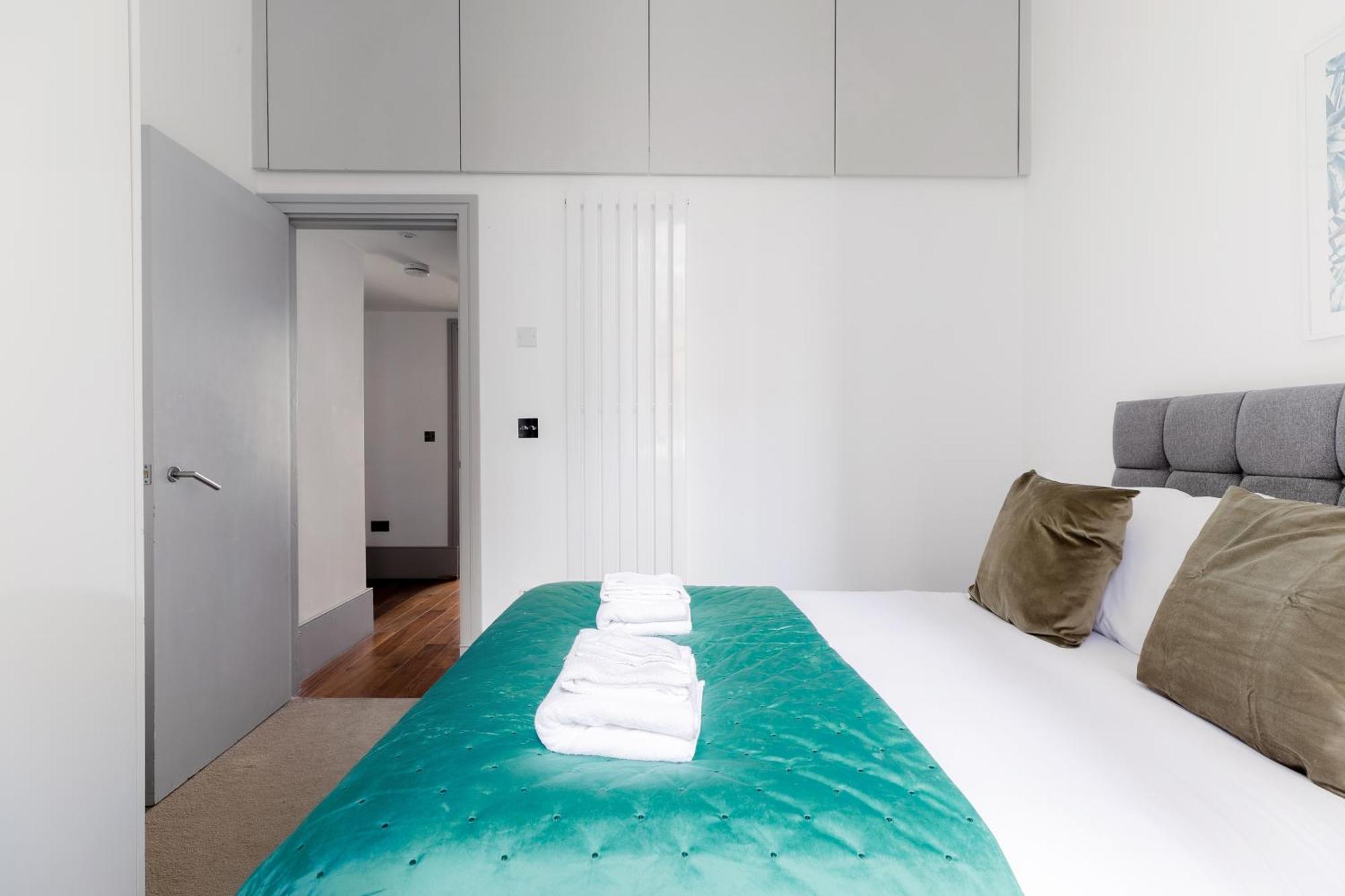 Prime Gloucester Road Apartment