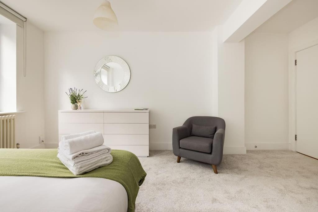 Wild Roses Serviced - Borough * London