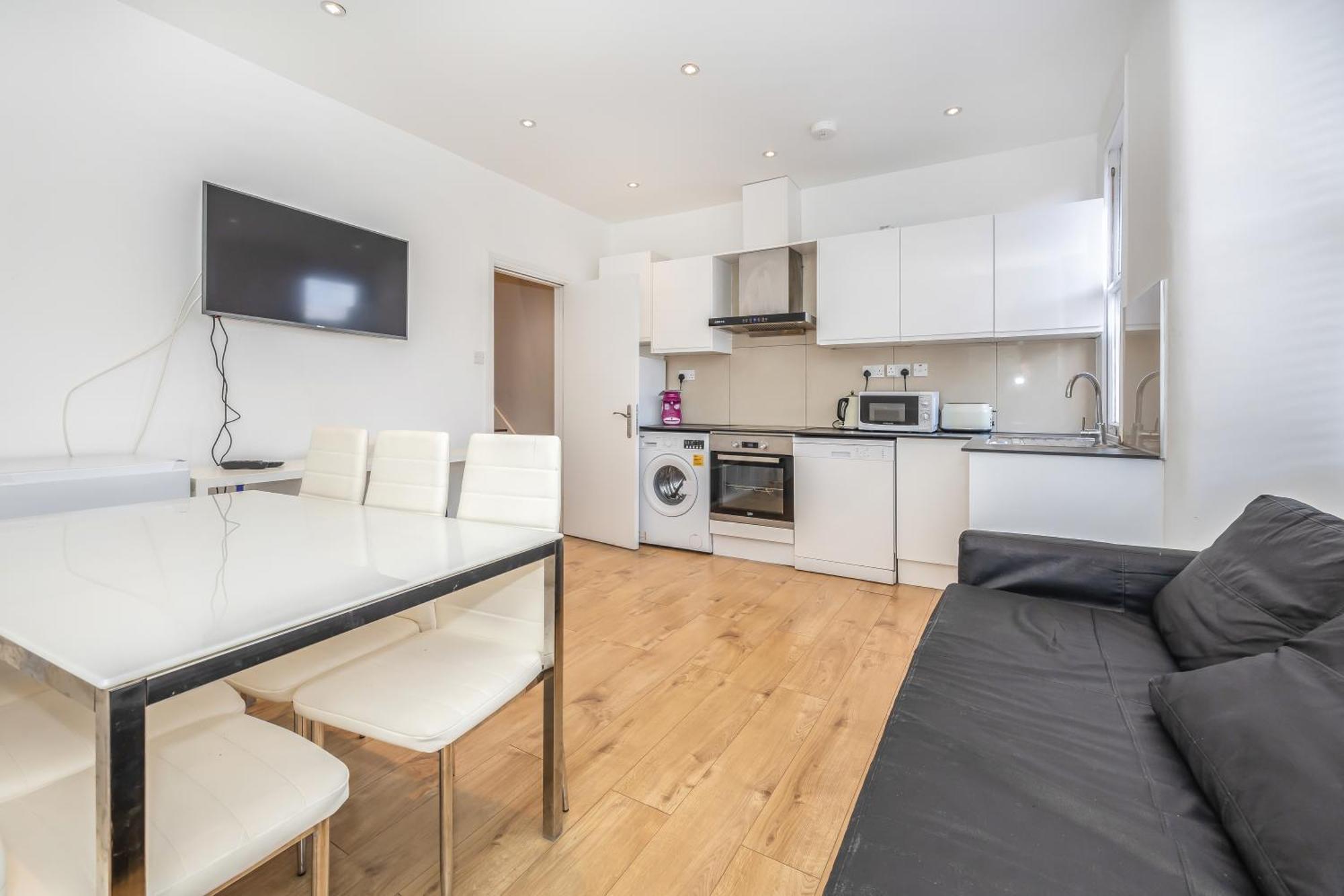 Appartement Spacious Near Hammersmith Staion Londen