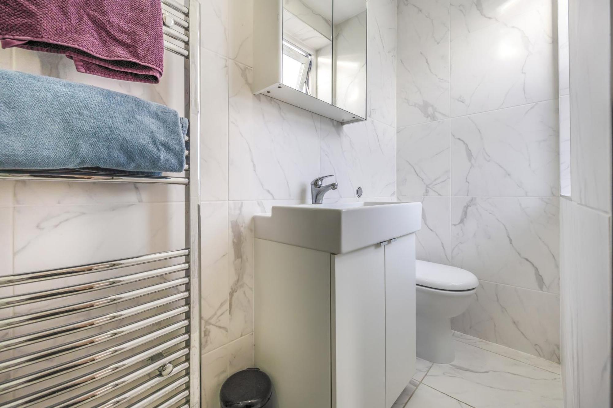 Appartement Spacious Near Hammersmith Staion Londen