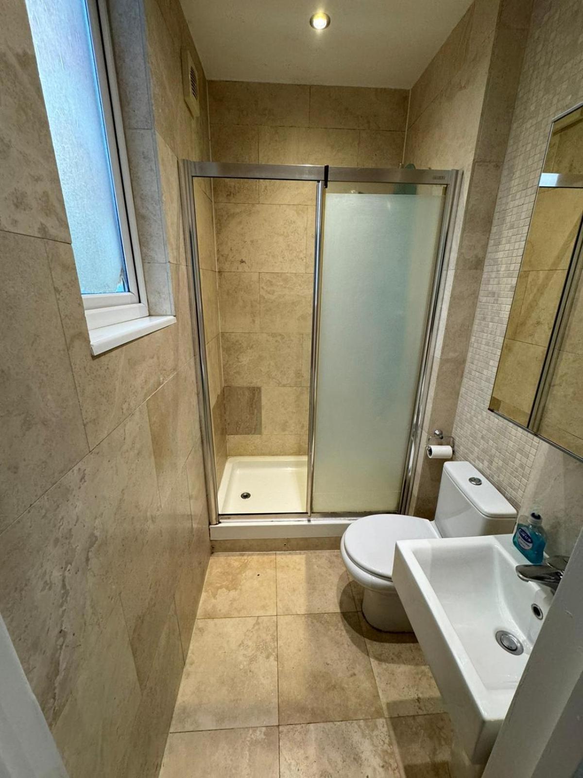 Minutes From Hammersmith And Kensington 2 Apartment *