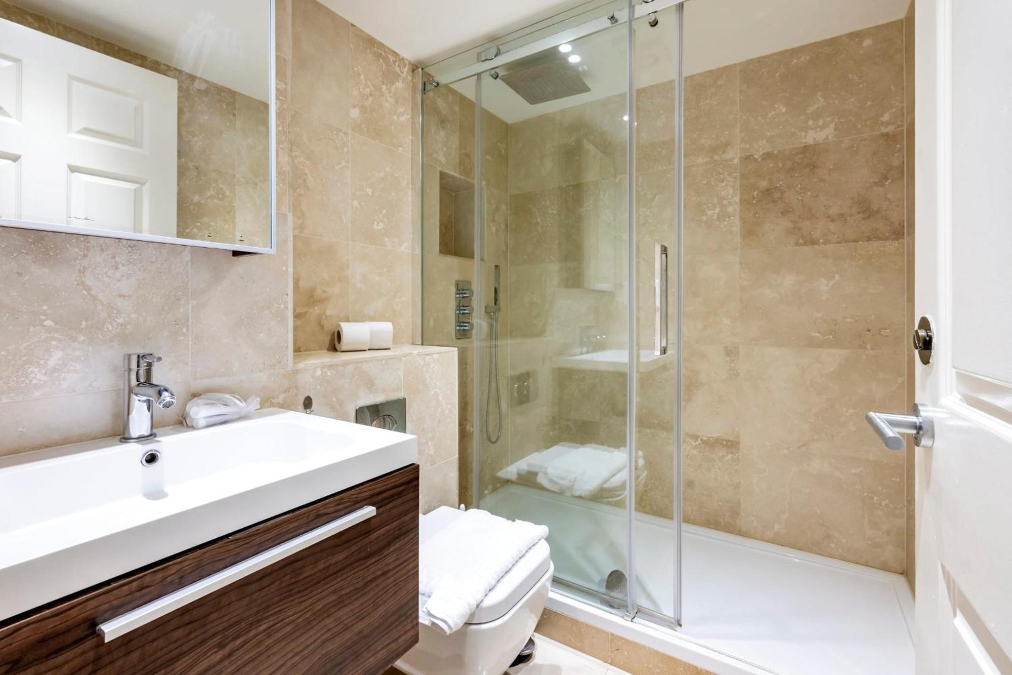 Stunning 2-bedroom-hosted By Sweetstay Londres