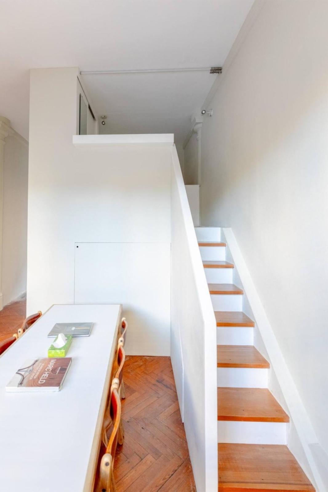 Tastefully Curated Mezzanine Flat Hackney! * London