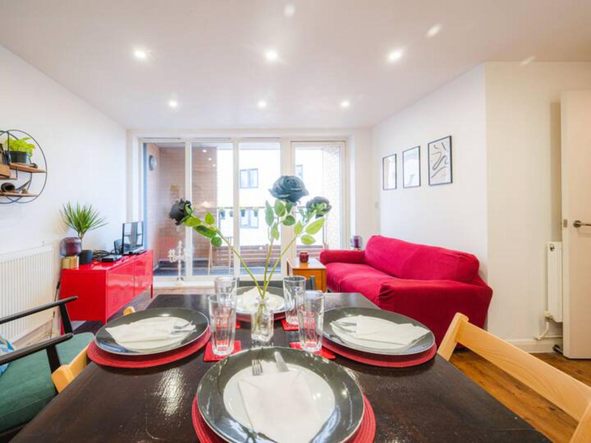 Apartment Pass The Keys Modern 2-bed With Private Balcony, Near Dalston Junction Station - Ideal Urban Retreat! London