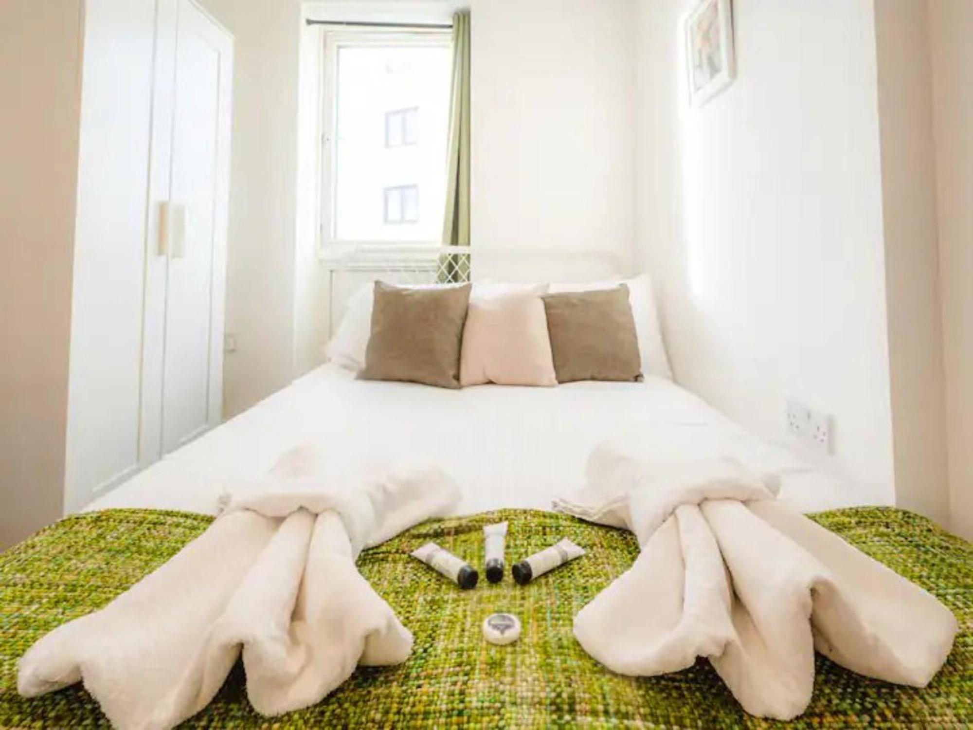 Apartment Pass The Keys Modern 2-bed With Private Balcony, Near Dalston Junction Station - Ideal Urban Retreat!