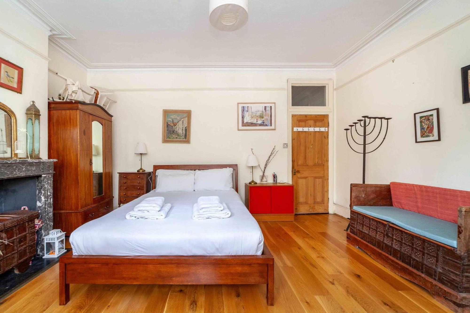 Apartment Cosy And Spacious London